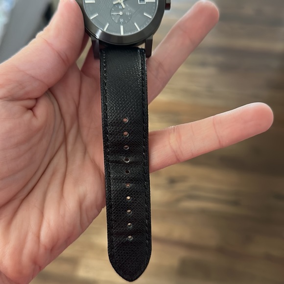 Burberry watch - Picture 6 of 6